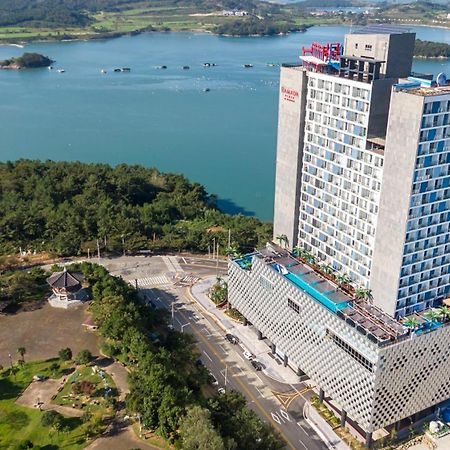 מלון Ramada Plaza By Wyndham Dolsan יאוסו מראה חיצוני תמונה