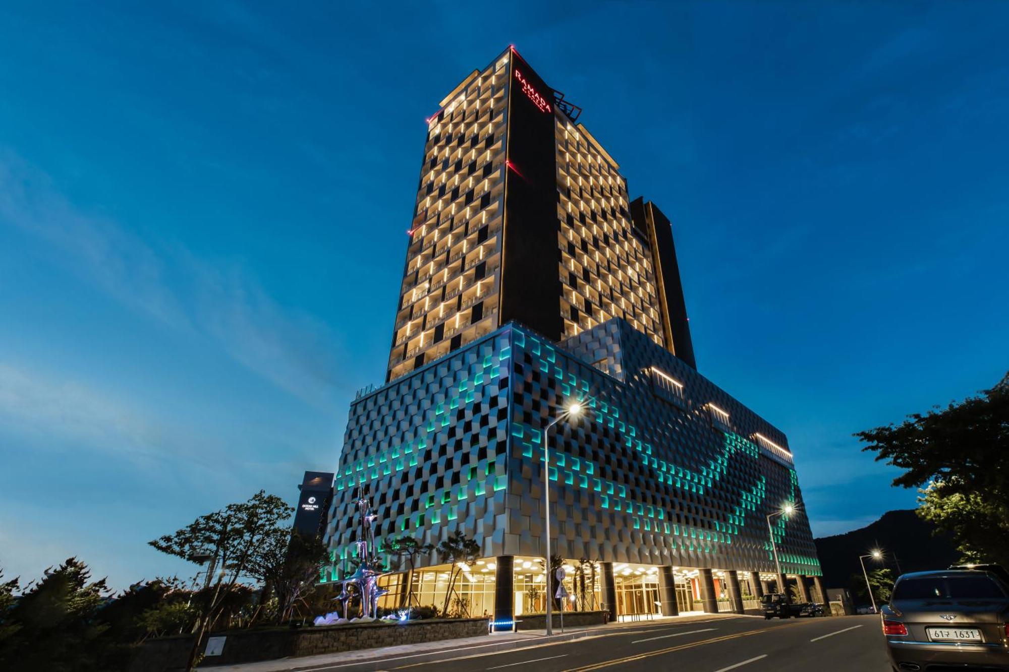 מלון Ramada Plaza By Wyndham Dolsan יאוסו מראה חיצוני תמונה