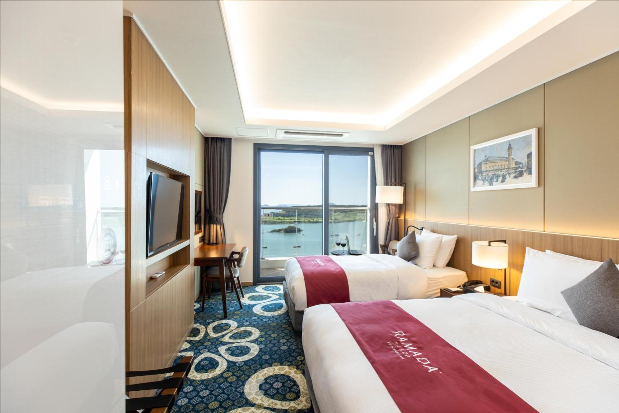מלון Ramada Plaza By Wyndham Dolsan יאוסו מראה חיצוני תמונה